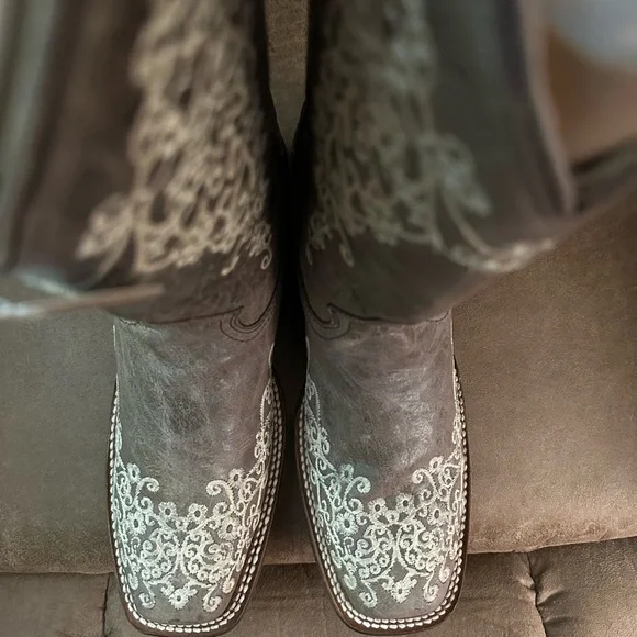 CORRAL LADIE'S BROWN CRATER BONE EMBROIDERY SQ. TOE - Picture 7 of 10